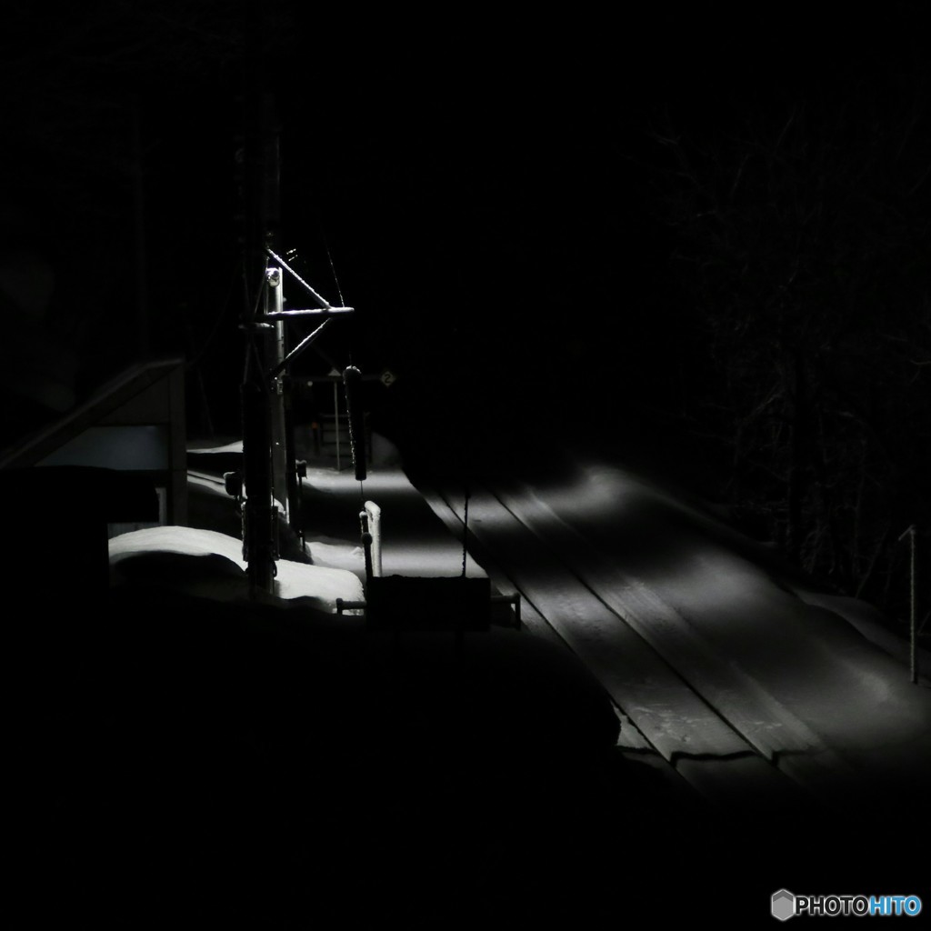 夜の無人駅