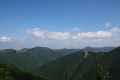 和歌山県田辺市龍神ごまさんスカイタワー駐車場から奈良県天川村方向の山々