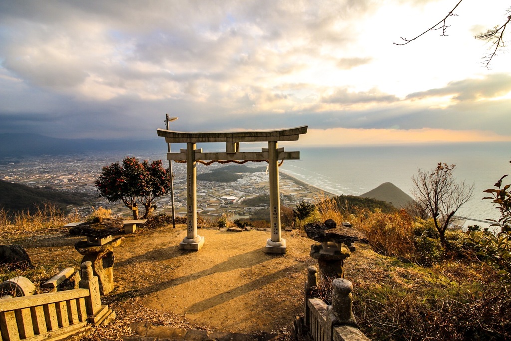 高屋神社