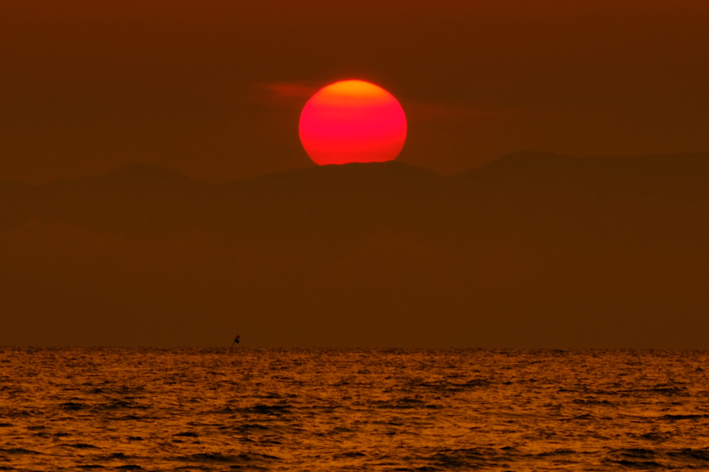 真っ赤な太陽