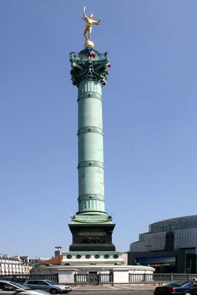 バスティーユ広場の革命記念柱