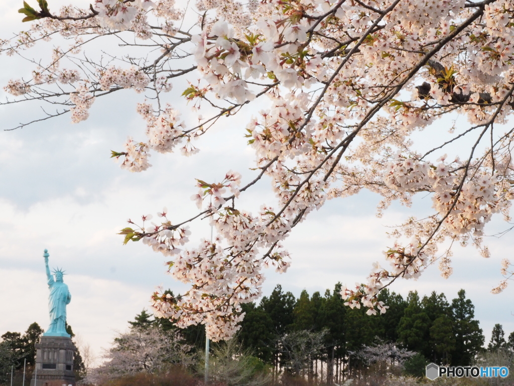 春の自由の女神