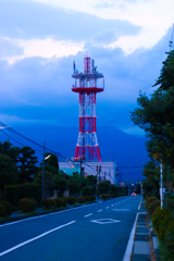 夕闇と鉄塔と