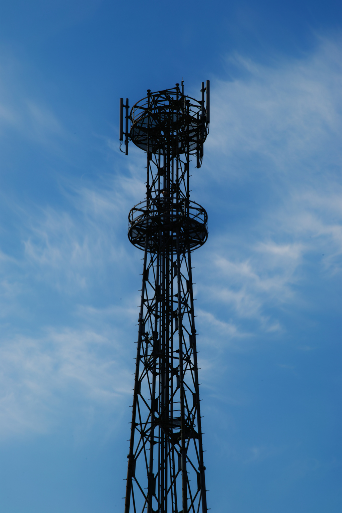 青空と電波塔