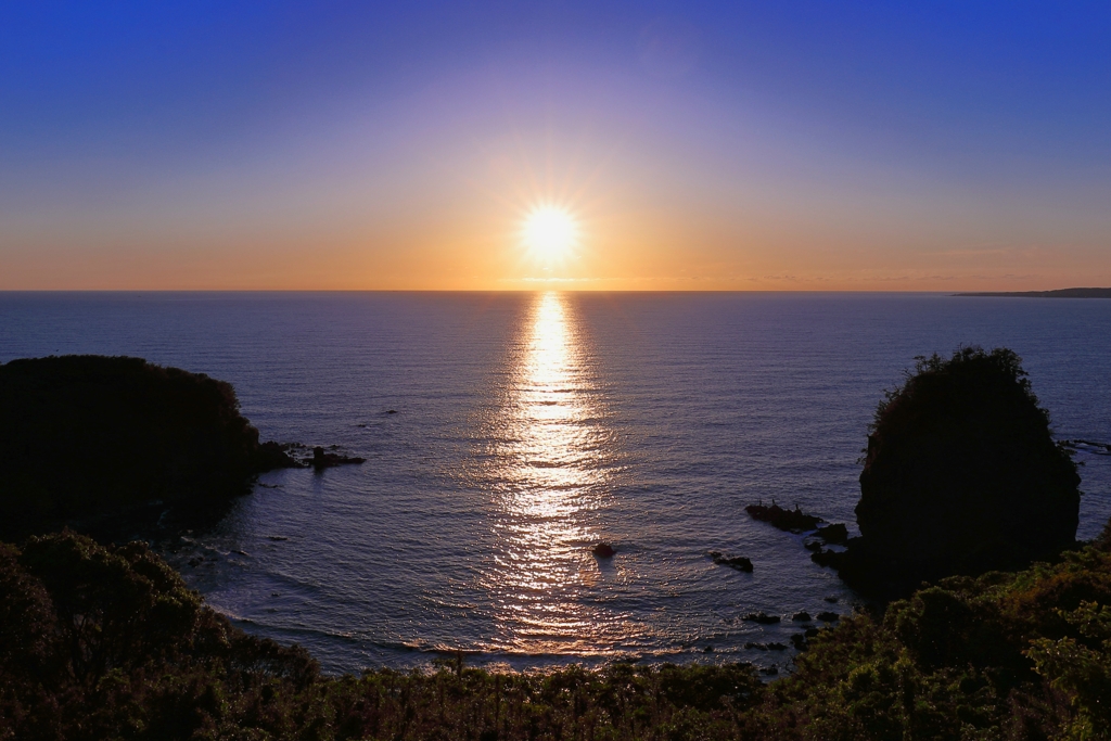 日本海_光の道