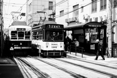 江ノ電そっくりの路面電車（白黒…）