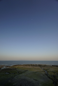 浅瀬と月