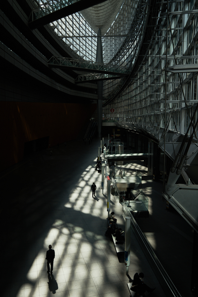 影が美しい東京国際フォーラム