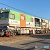 働く電車。