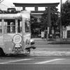 神社を横切る