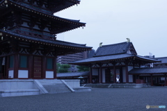 大阪四天王寺・・・五重塔から見た中門