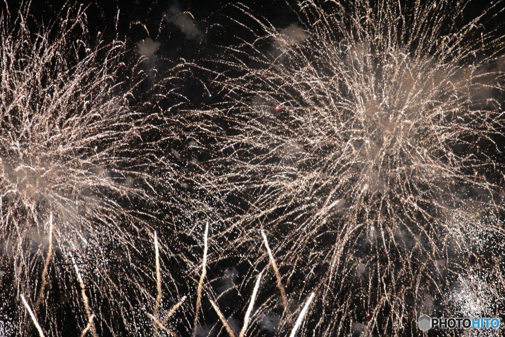 ちょっと遅い目の花火