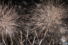 ちょっと遅い目の花火