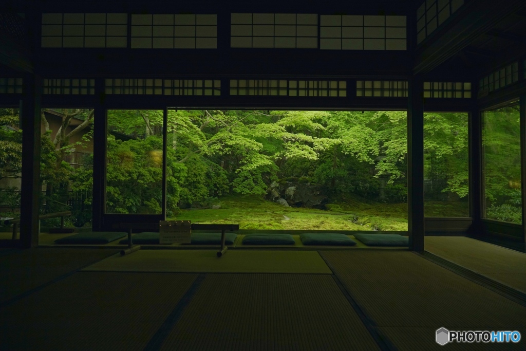 京都瑠璃光院にある瑠璃の庭