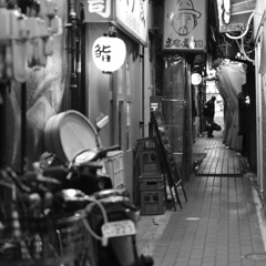 どっかの飲み屋街。忘れた^_^