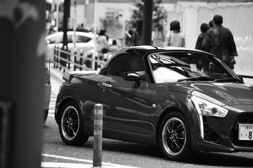 真っ赤な車