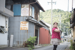 関の市街地