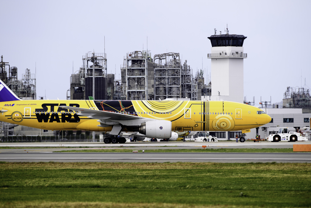 STAR WARS 777‐200『C-3PO ANA JET』