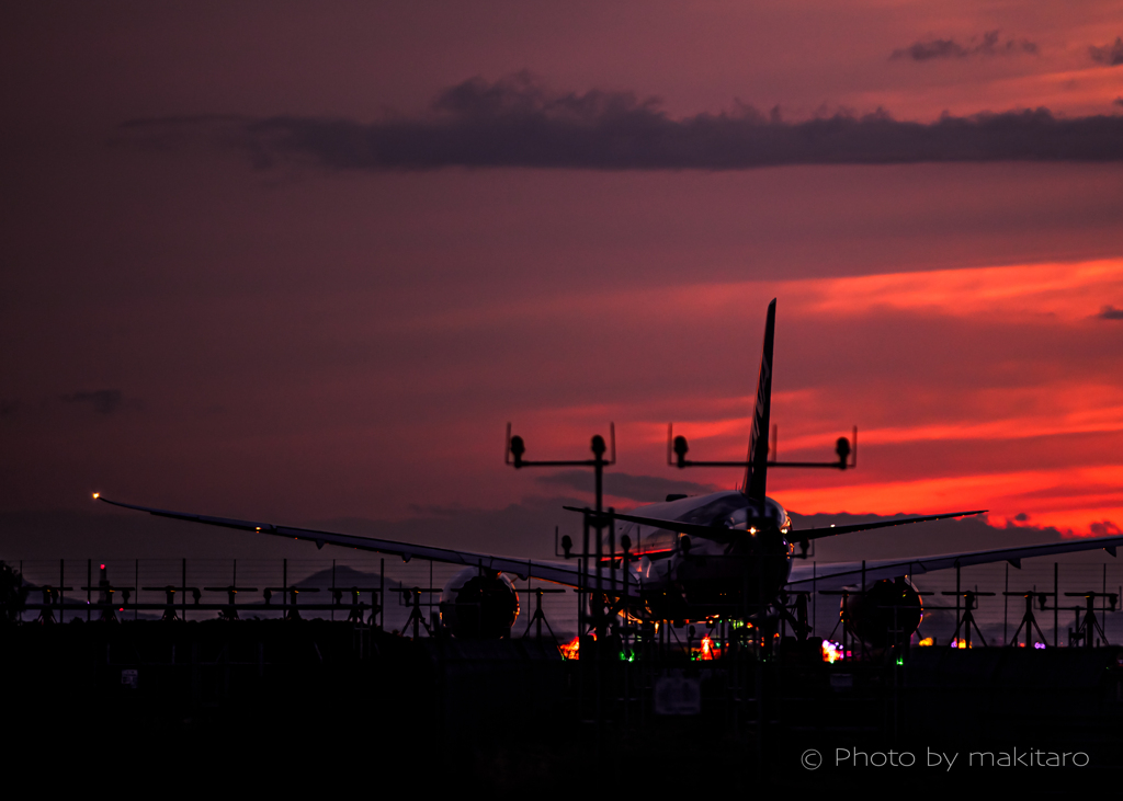 出立の時 「紅の空へ」