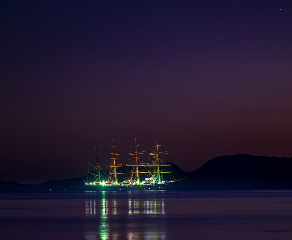 この国の名を冠した船