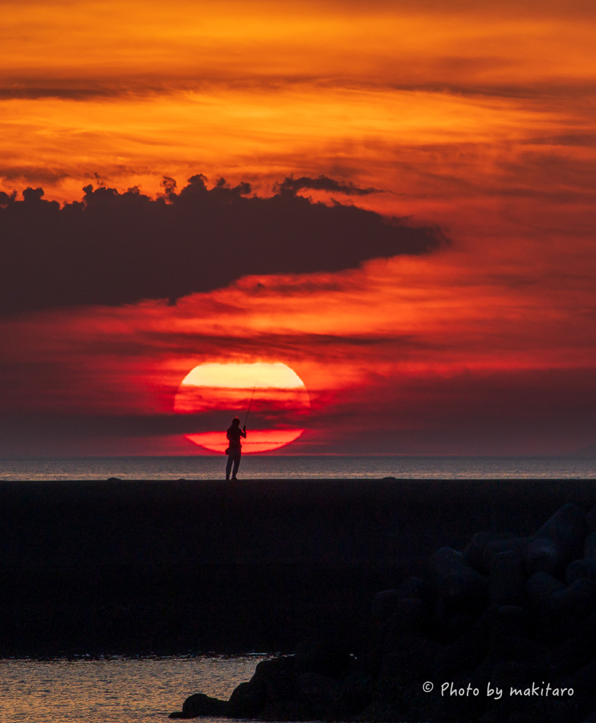 故郷通信　瀬戸の夕景　釣人