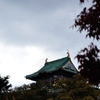 重々しい雰囲気