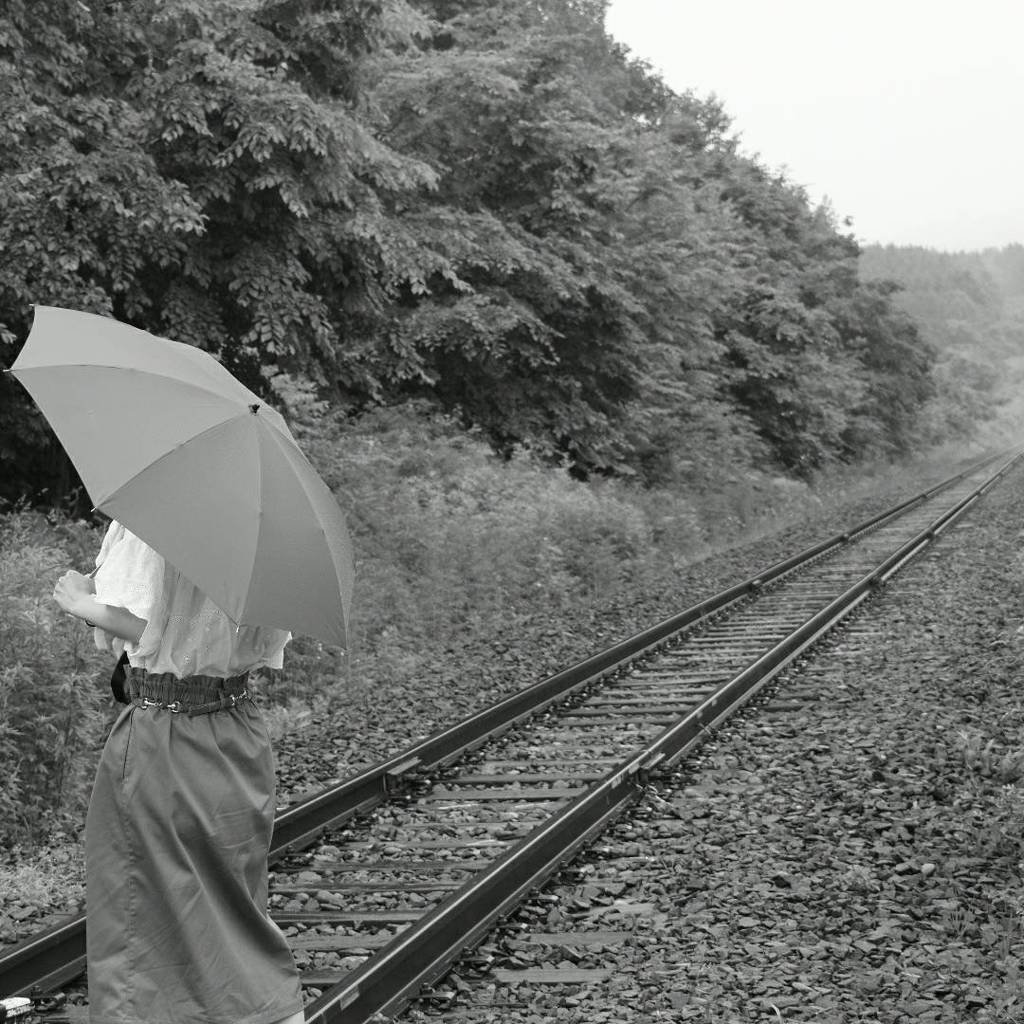 雨と線路