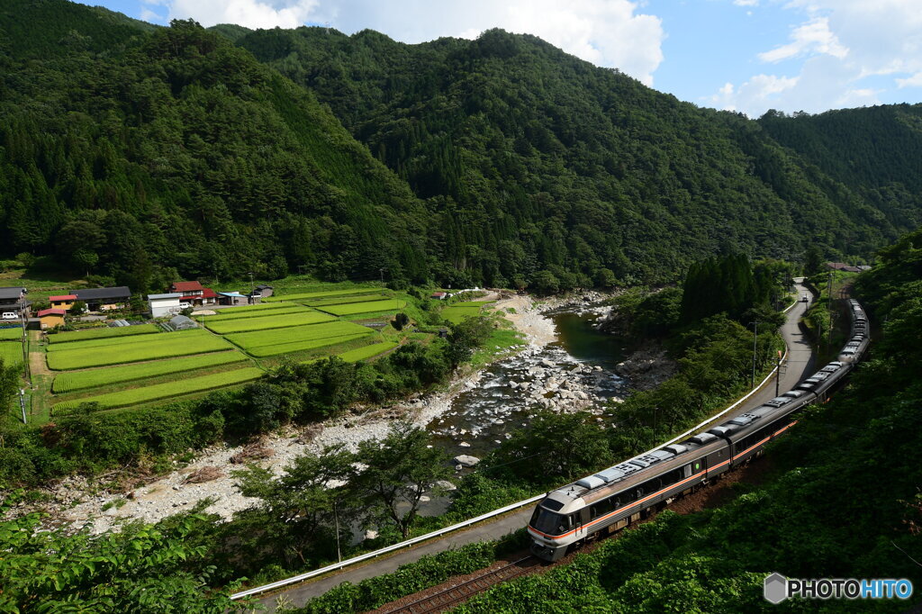 盛夏の高山線