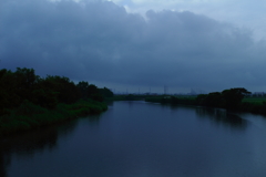 雨の朝