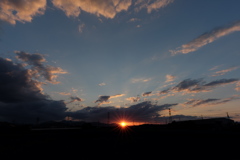 雲と山の間から