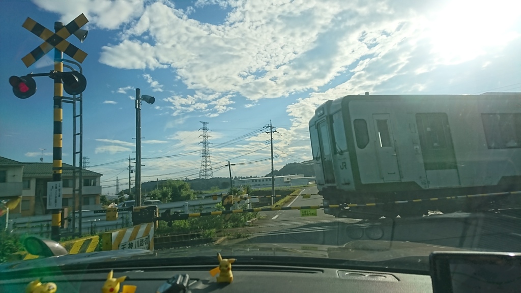 朝日と電車
