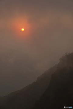 瓶ヶ森の夕山影