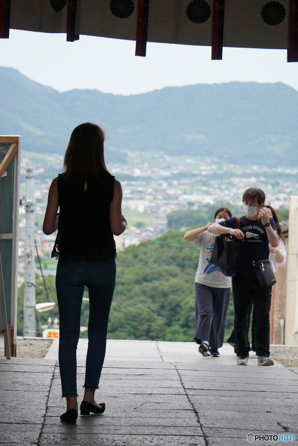 女一人、こんぴらさん