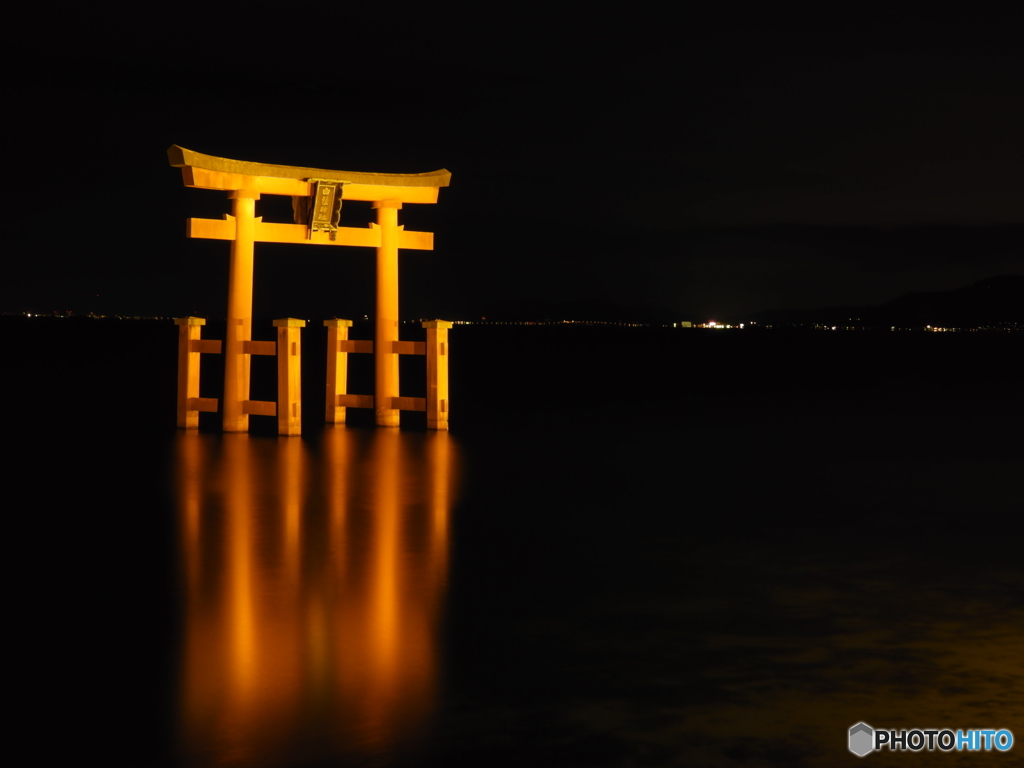 白髭神社の鳥居と・・・