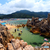 岩場を登って
