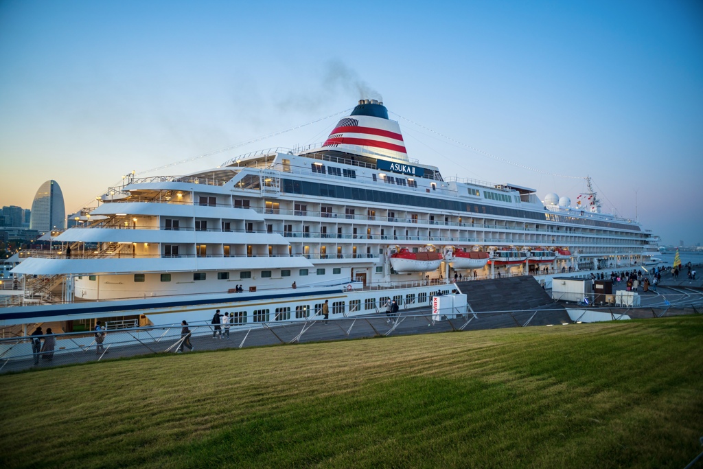 飛鳥Ⅱと大桟橋