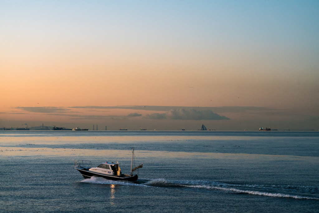 東京湾　夜明け前３