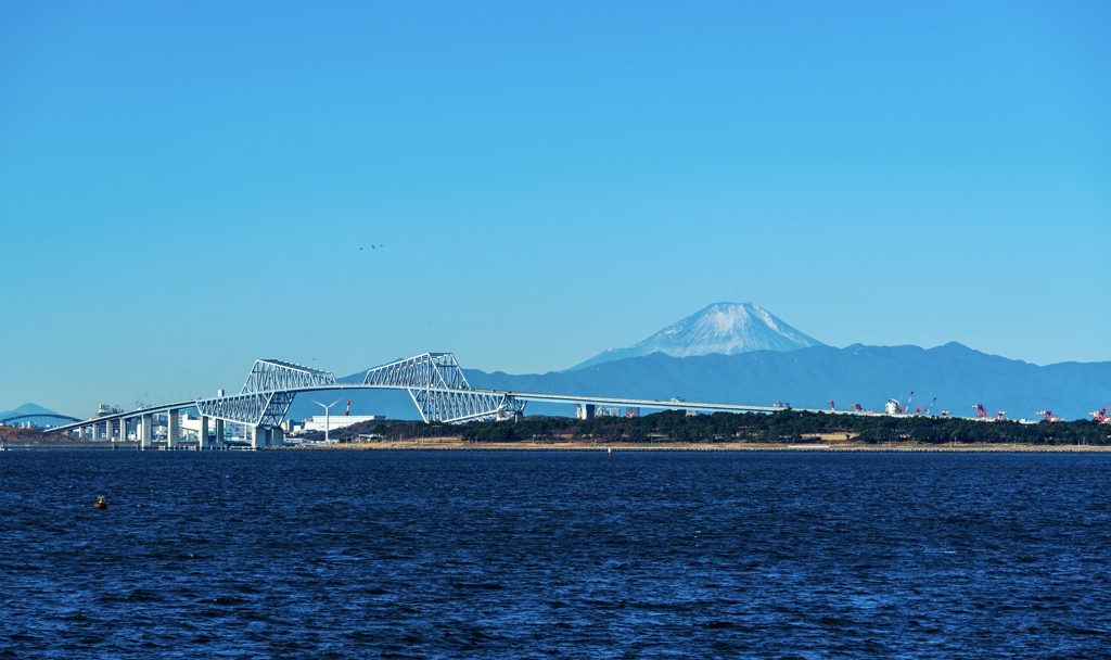 富士とゲートブリッジ