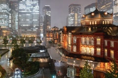 Tokyo  station in the rain
