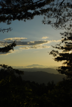 身近な里山から遠くの白山