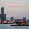 夕暮れの高雄港