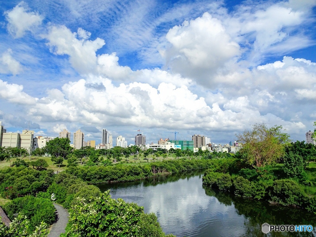 高雄の夏空