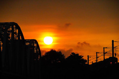 鉄橋と夕日