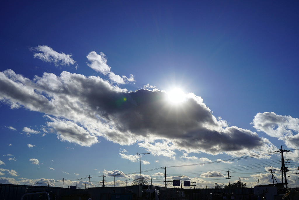 冬の終わりの空に