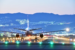 夕暮れと飛行機