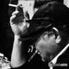 タバコが似合う横顔
