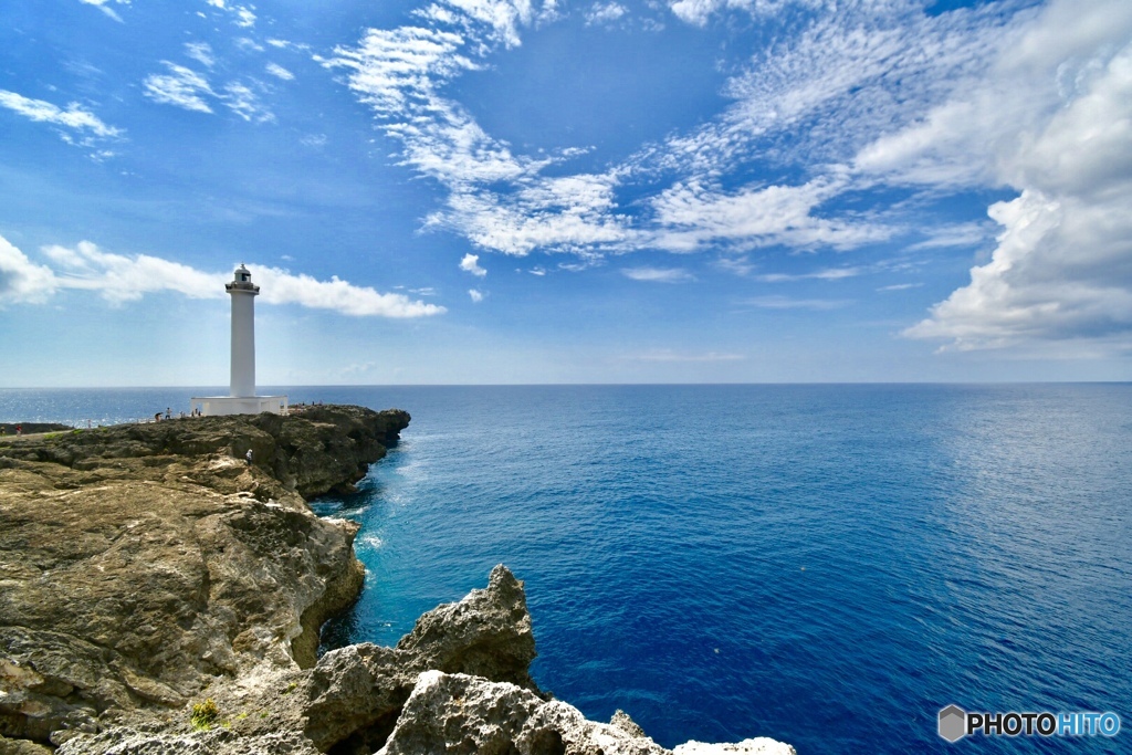 夏空の灯台