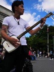 Washington Sq Park にて
