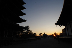 夕暮れ興福寺