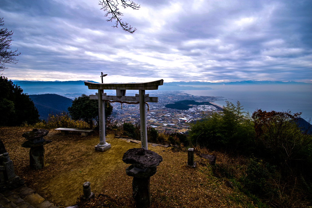 高屋神社